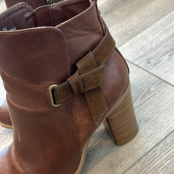 Women’s High Heel Boots - Picture 5 of 6